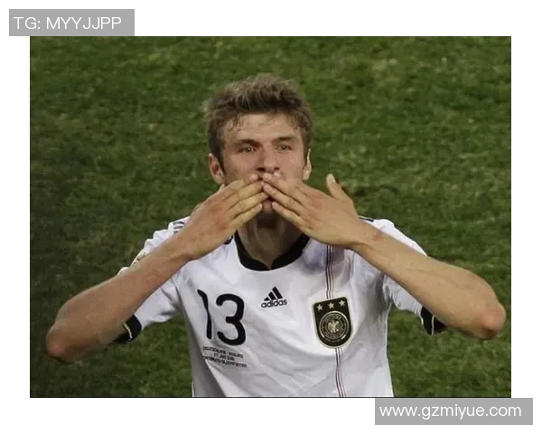 德国足球明星穆勒再创辉煌精彩进球助力球队赢得重要胜利